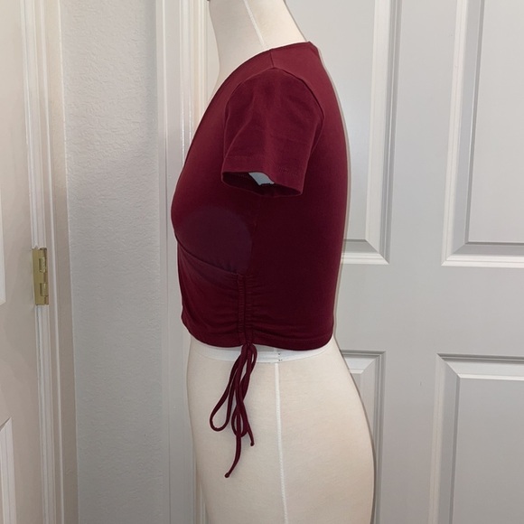 FOREVER 21 V-neck maroon Crop top with side cinch tie in women’s size small - Picture 6 of 9